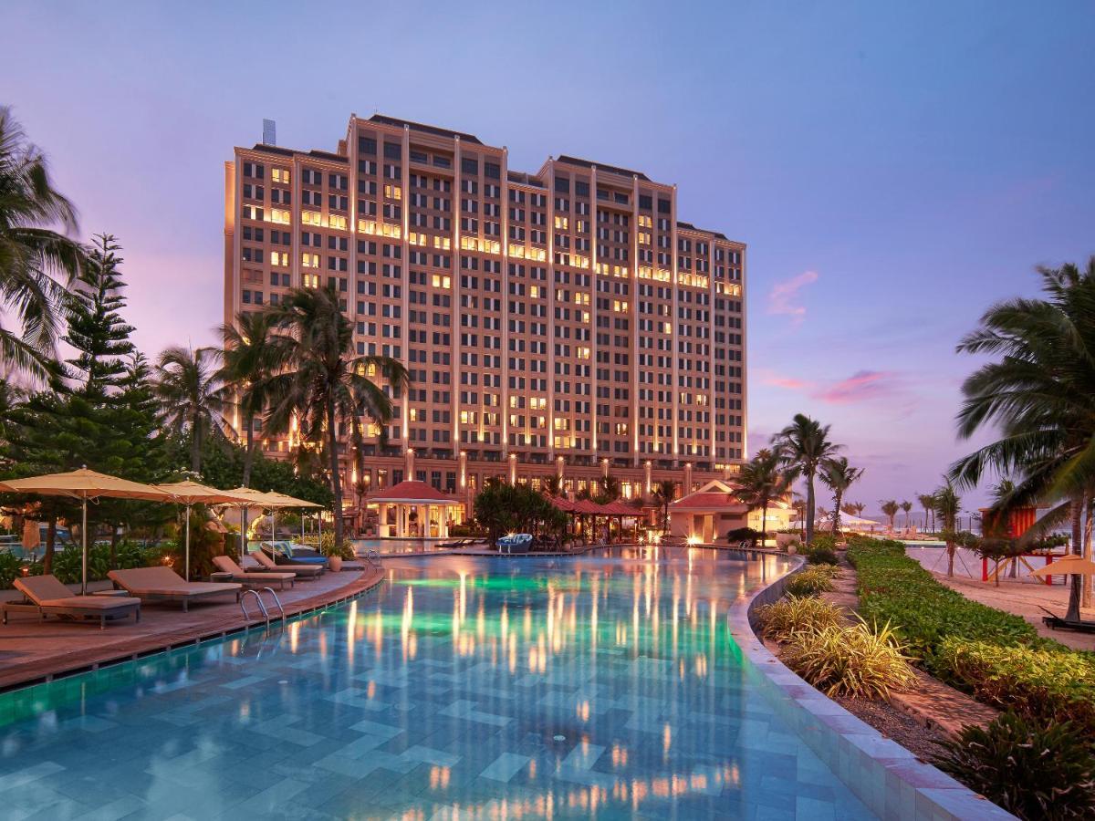 Holiday Inn Resort Ho Tram Beach, An Ihg Hotel Exterior photo